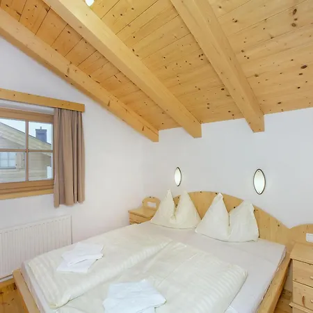 Chalet Deluxe With Pool In Koenigsleiten *